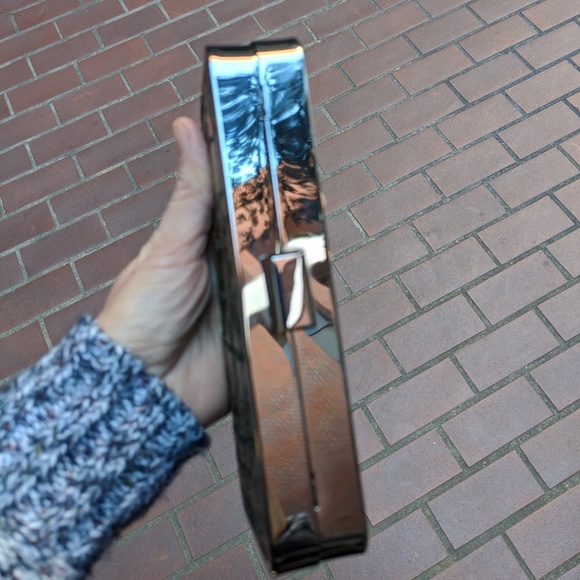 BCBG clutch _authentic - Picture 2 of 6